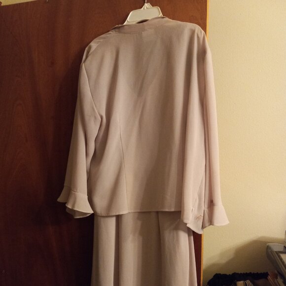 Dress - Picture 3 of 4